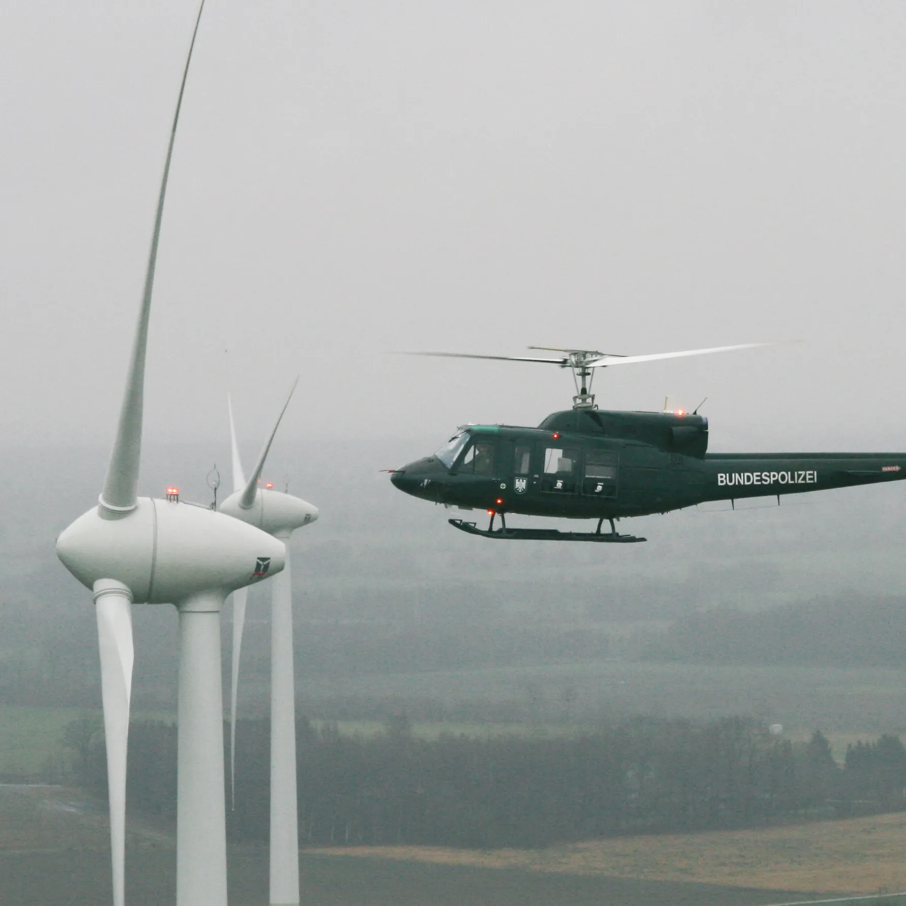 Transponder BNK - Bedarfsgesteuerte Nachtkennzeichnung mit Hubschrauber der Bundespolizei 